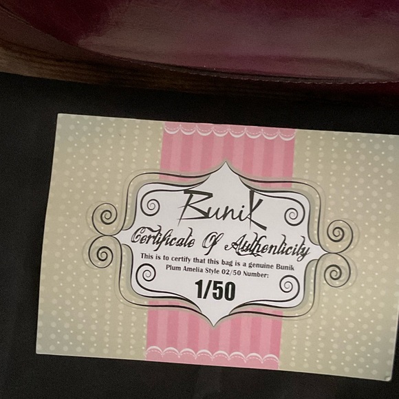 Luxurious Burgundy Leather Tote Bag - Picture 4 of 7